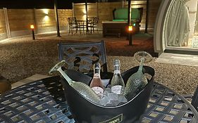 Killee Luxury Pod And Private Hot Tub